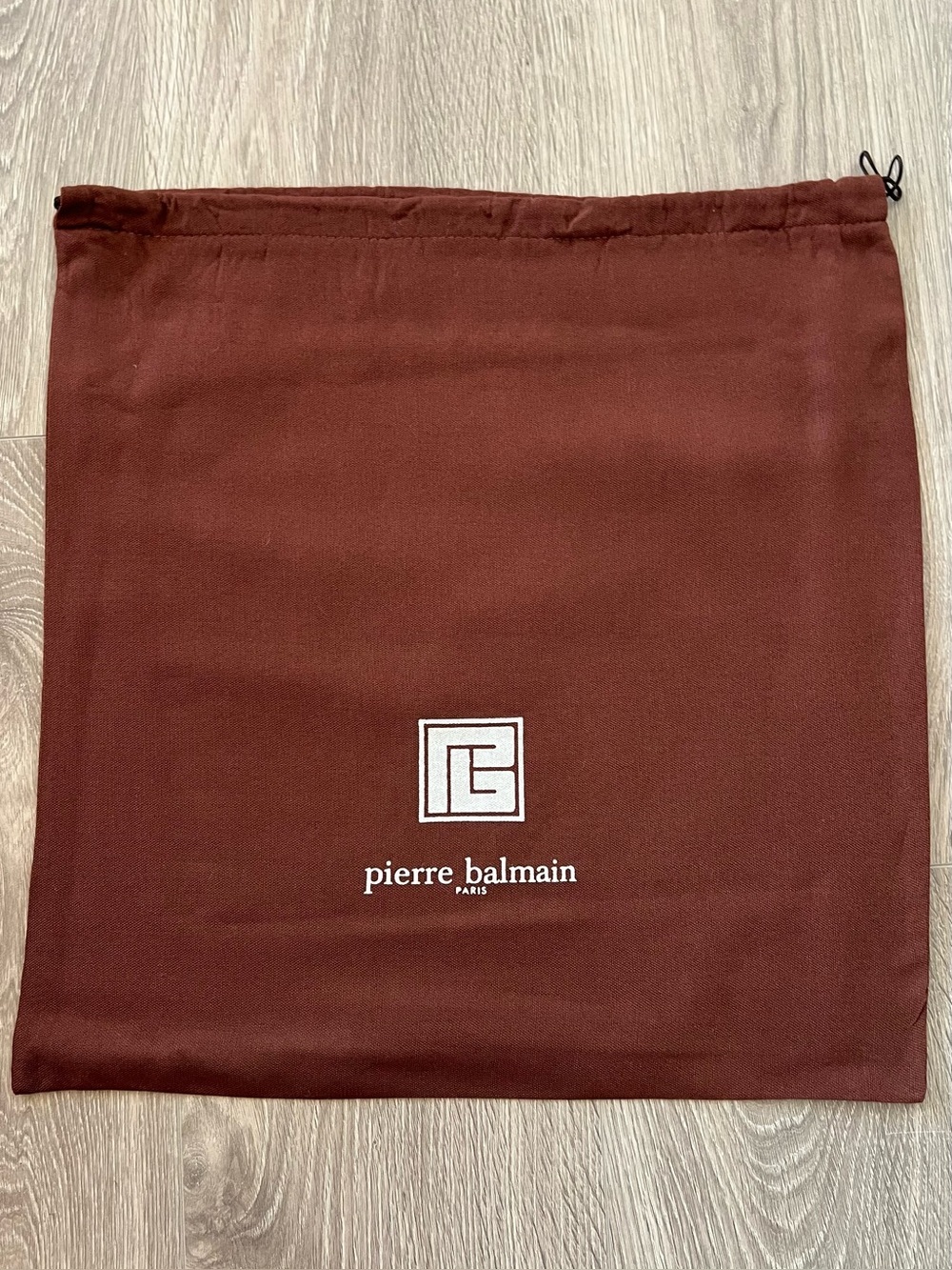 Pierre Balmain dust bag (C439)